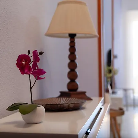 Atico C Con Wifi Junto Al Centro Con Garaje דירה *